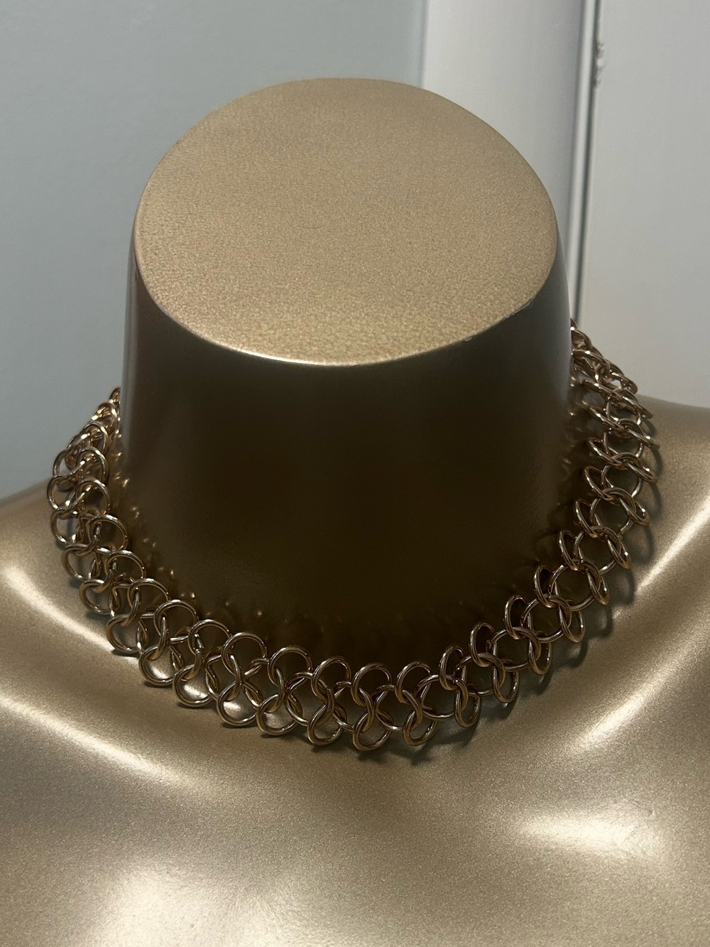 Gold choker